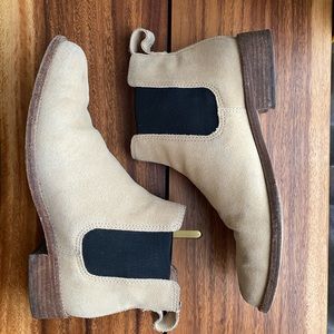 The Ainsley Chelsea Boot Madewell off white suede 8.5